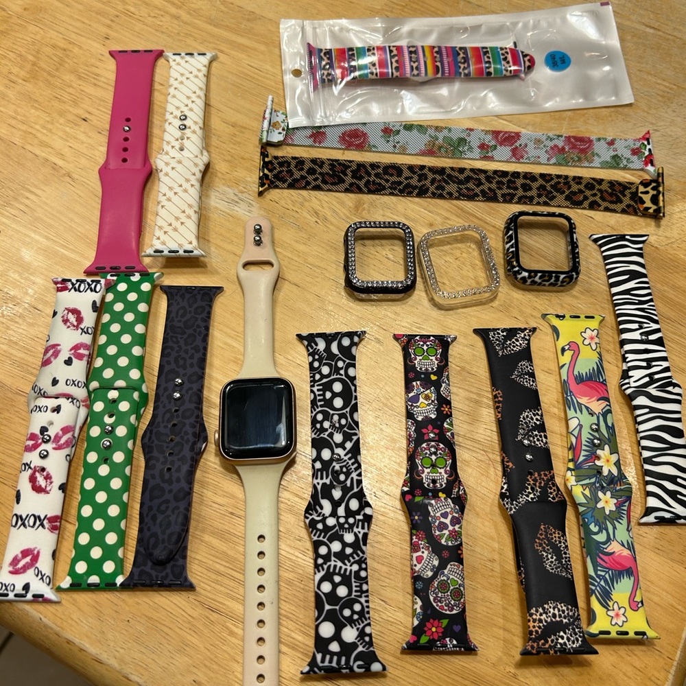 Apple Watch Series 5 rose gold 40mm with accessories
